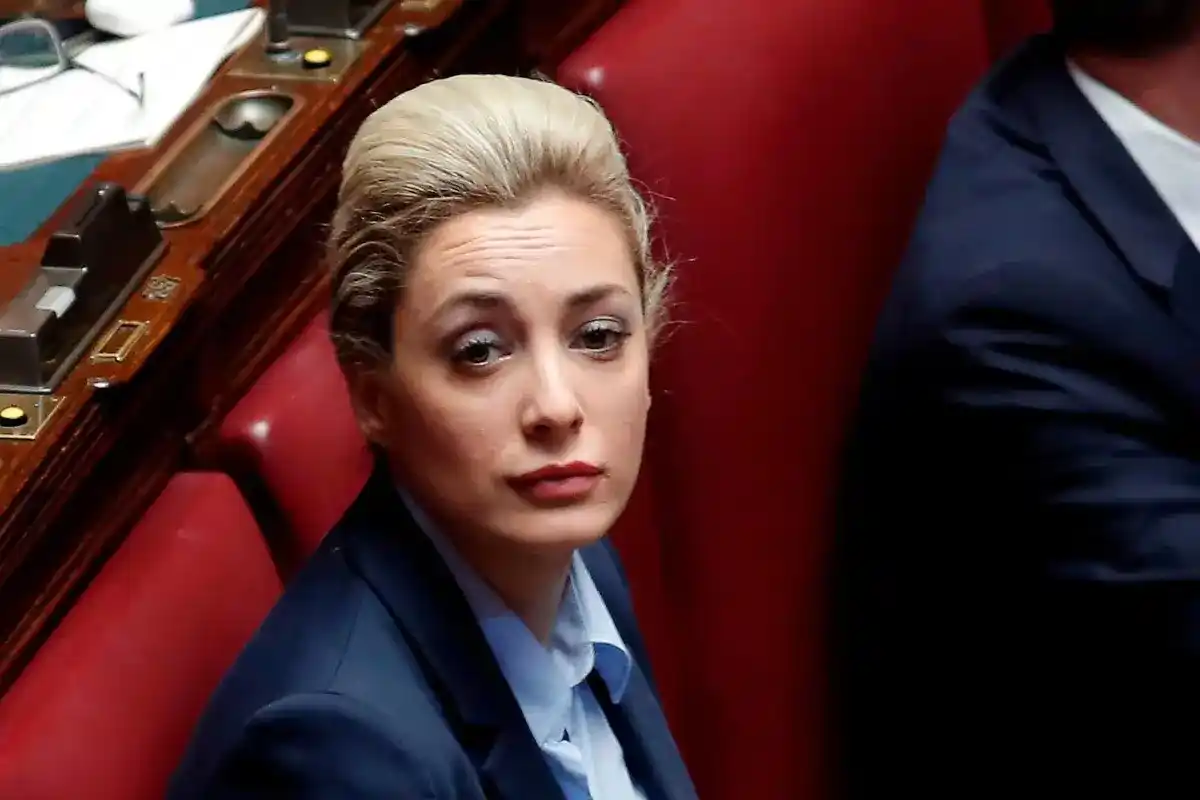 Image from Newsmondo.it: *Marta Fascina: nuovo accordo con i figli di Berlusconi per la villa a...