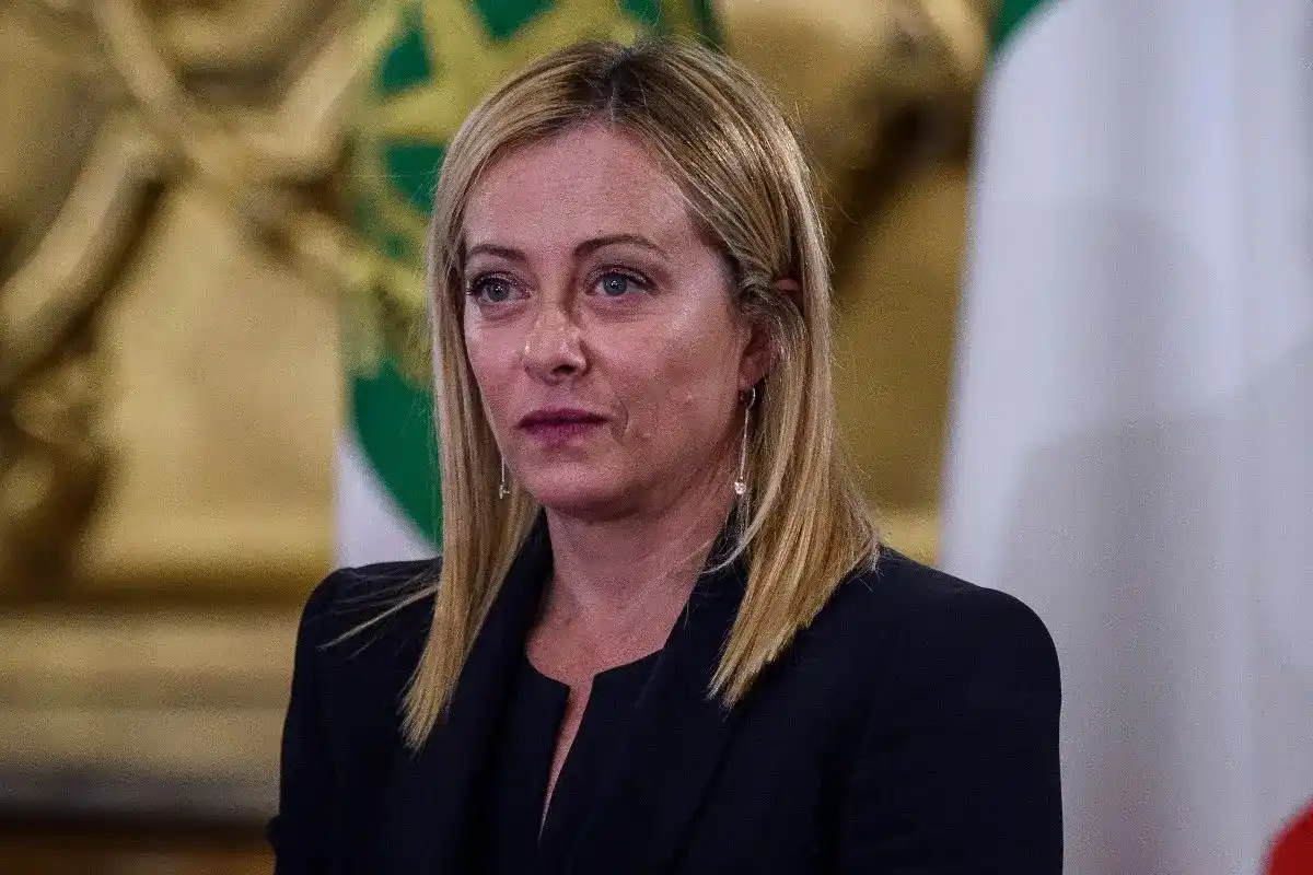 Image from Newsmondo.it: *Meloni “smemorata”: la risposta sul siparietto con Macron al G7* Ha ...