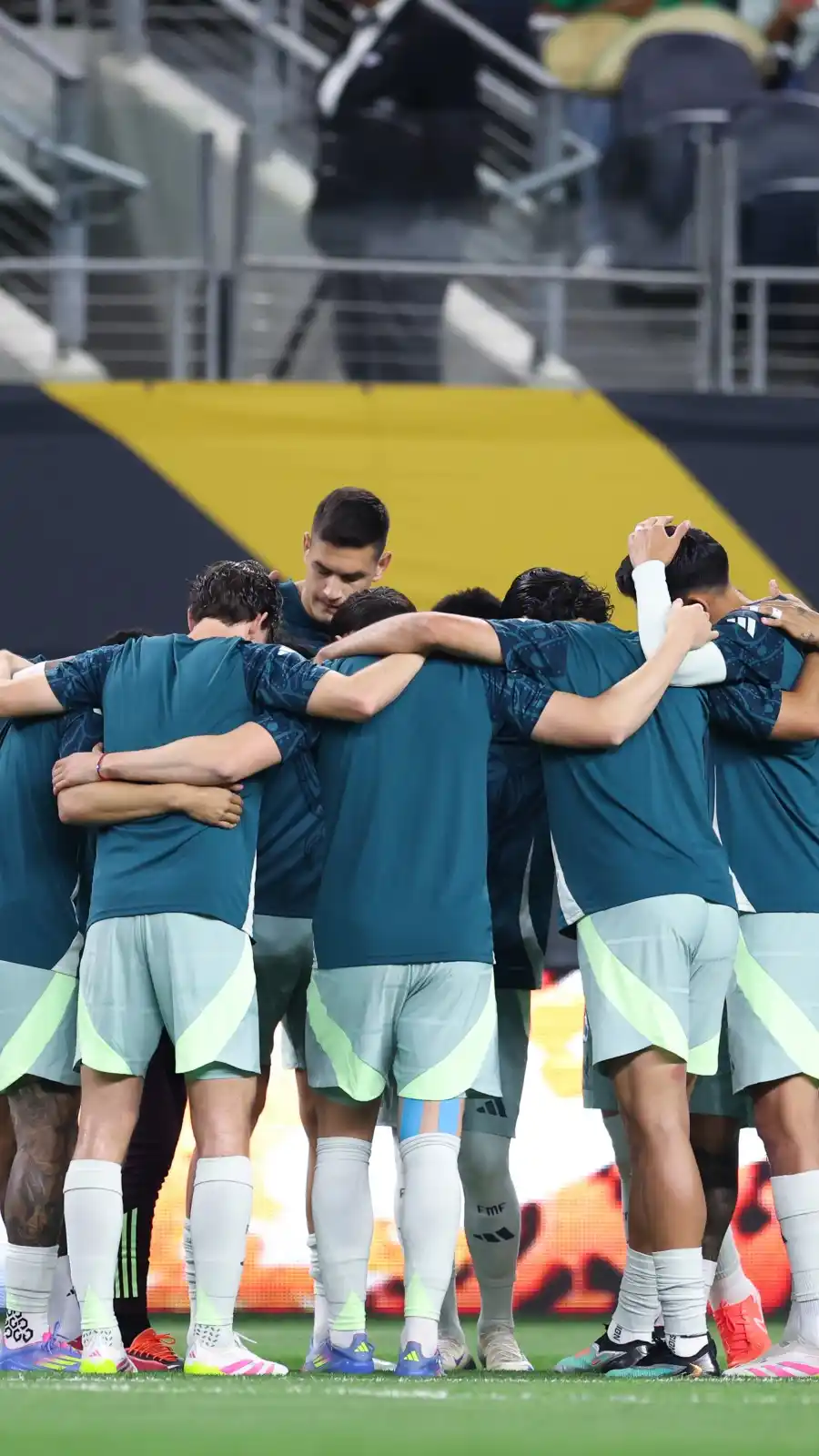 Image from Selección Nacional de México: ¡Participa! Vota por el jugador del partido ante Surinam aquí: : https...