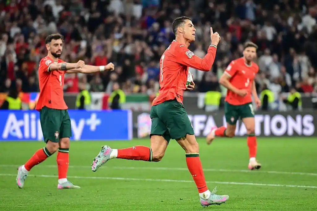 Image from La Voz Del Deporte Radio: 🏆 ¡Portugal se hace con la Nations League! 💥 Final en el Allianz Ar...