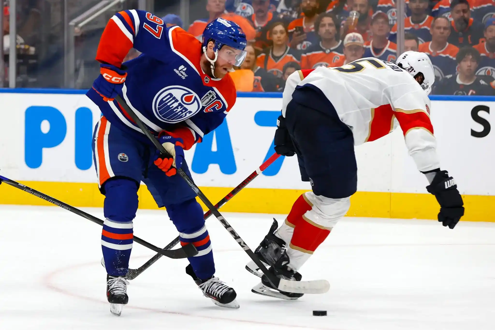 Image from Oilersnation.de: STANLEY CUP FINAL GAME 3 🏒 Edmonton Oilers @ Florida Panthers 🕑 2:00...