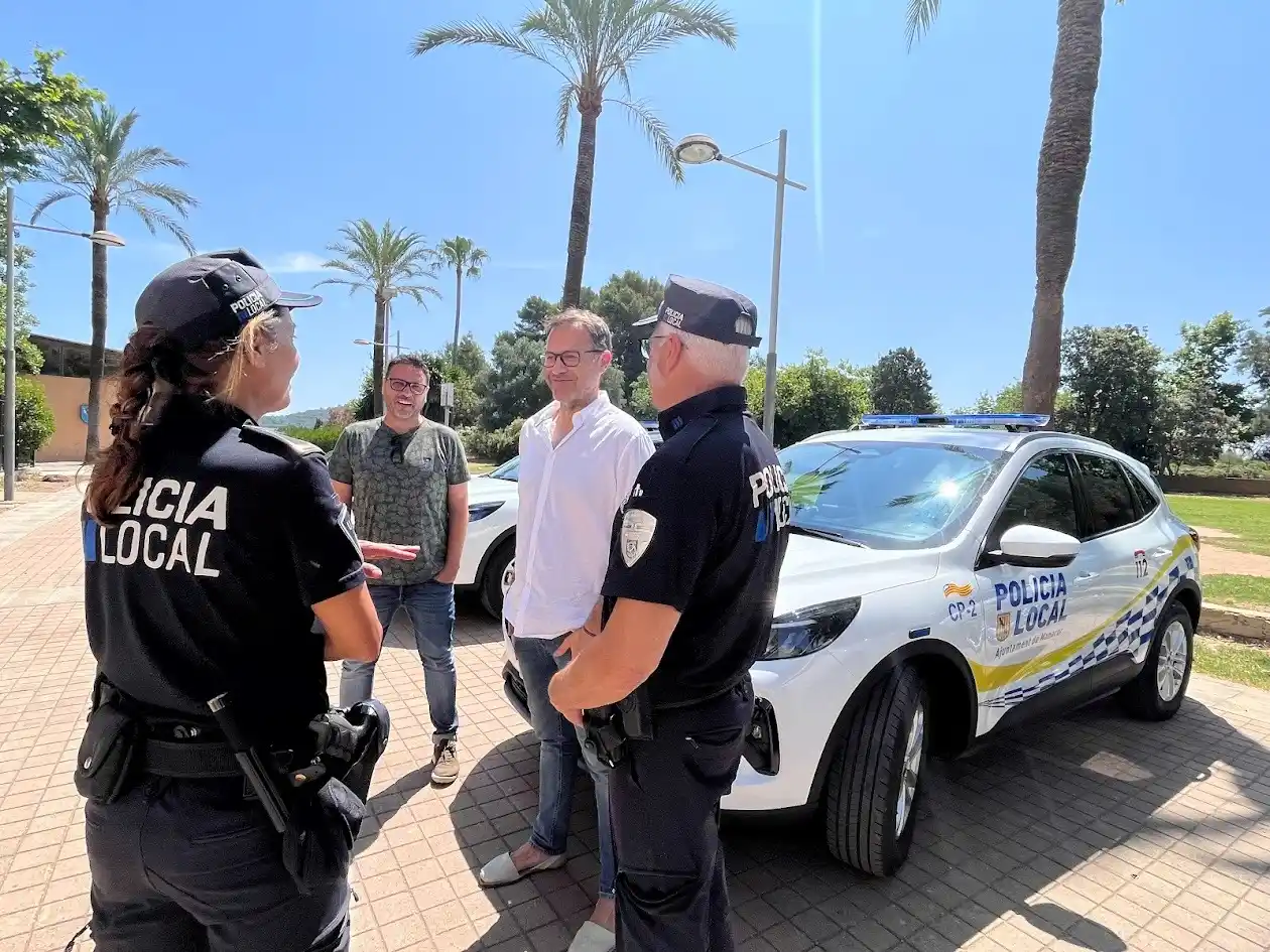 Image from Ajuntament de Manacor : 🚔♻️ *Tres nous vehicles híbrids per reforçar la Policia Local i la UT...