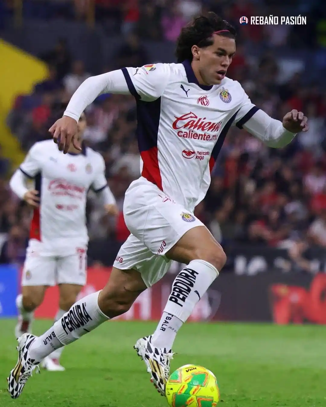 Image from Rebaño Pasión: 🤔 *CUÁL SERÁ SU FUTURO EN CHIVAS?*   🗣️ César Huerta comentó que la ...