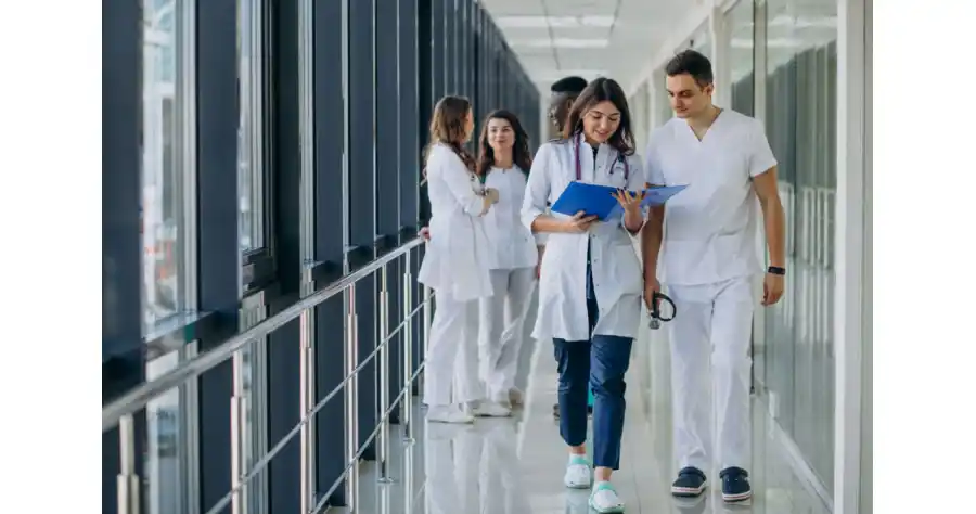 Image from Ziarul Evenimentul -Iași: „În Iași sunt de câteva ori mai mulți medici decât media Uniunii Europ...