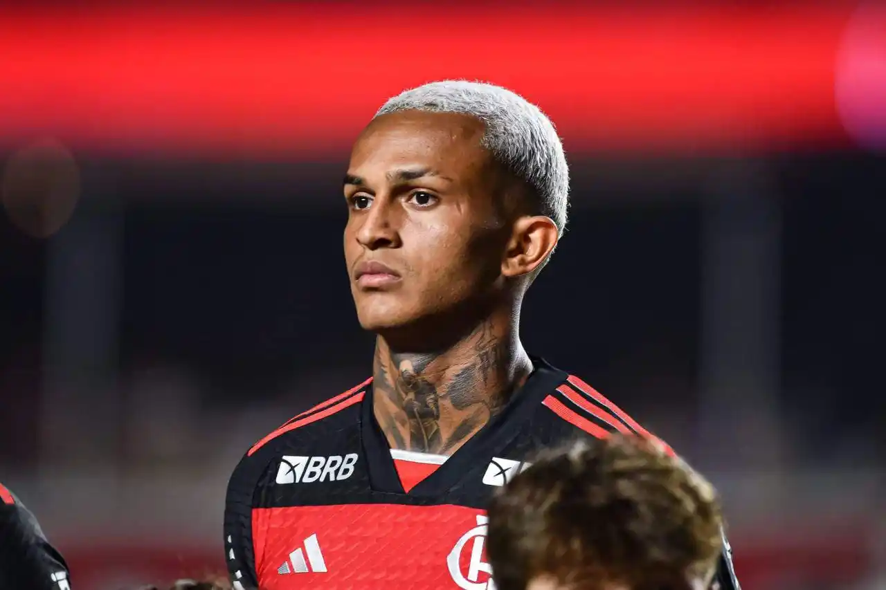 Image from Diário de torcedor: Roma vai entrar forte para contratar o lateral-direito Wesley, do Flam...