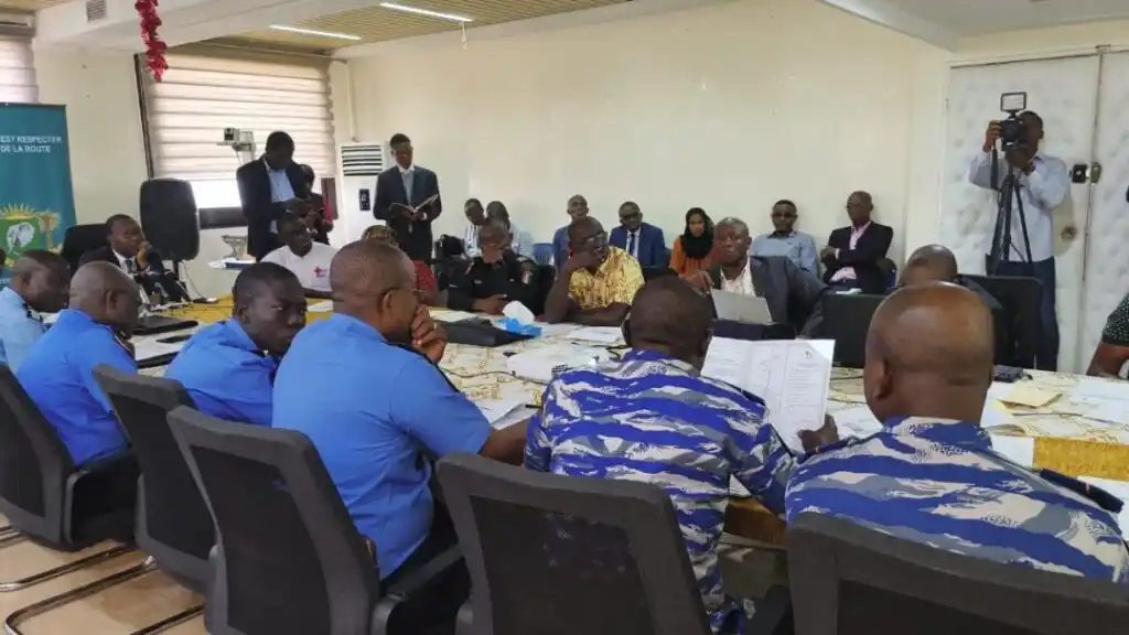 Image from Agence Ivoirienne de Presse: La Commission de retrait et de suspension du permis de conduire a pron...