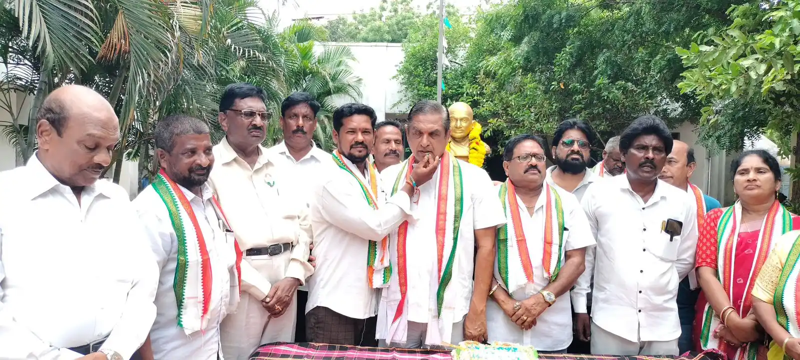 Image from Andhra Pradesh Youth Congress: 📍రాజమండ్రి, తూర్పుగోదావరి జిల్లా, రాహుల్ గాంధీ పుట్టినరోజు సందర్భంగా,...