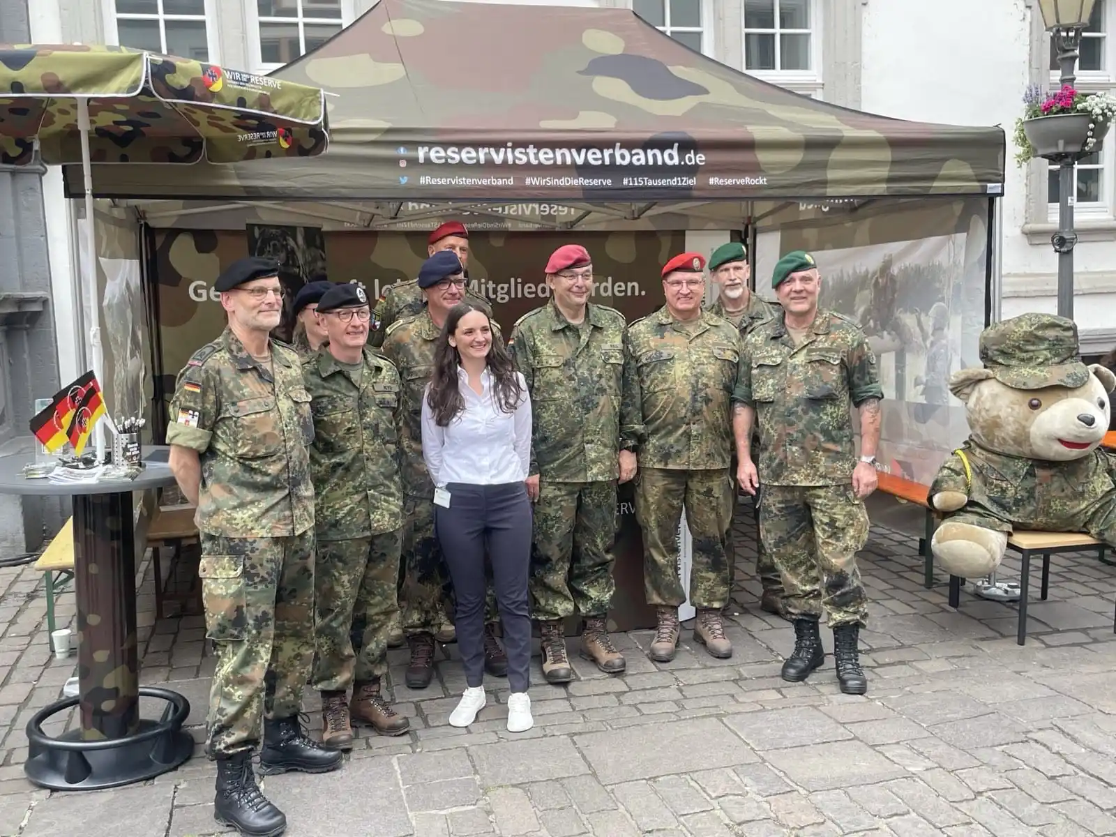 Image from Deutsches Heer: *Veteranentag* Heute ist der erste Veteranentag in Deutschland. Gefe...