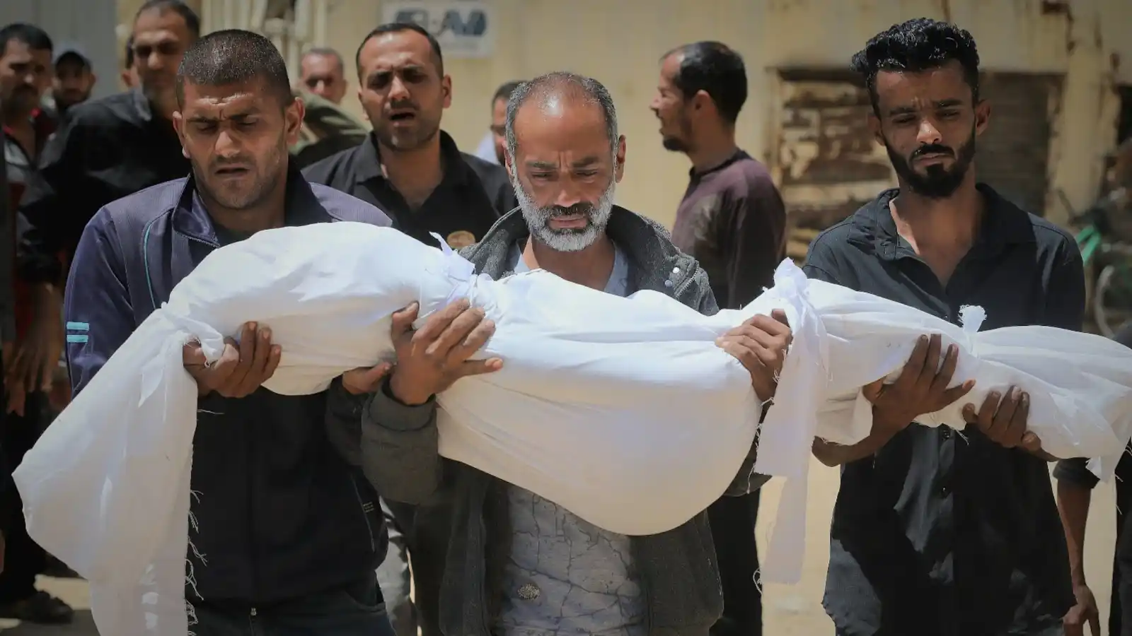 Image from RTL Nieuws: *Westen kijkt weg van oorlog in Gaza, waarschuwen deskundigen: 'Palest...