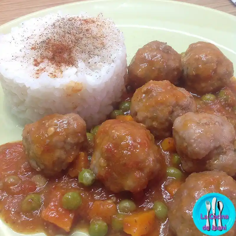 Image from La Cocina de Juani: ¿A quién no le traen recuerdos estas albóndigas? 🥰🍽️ Las de mamá, co...