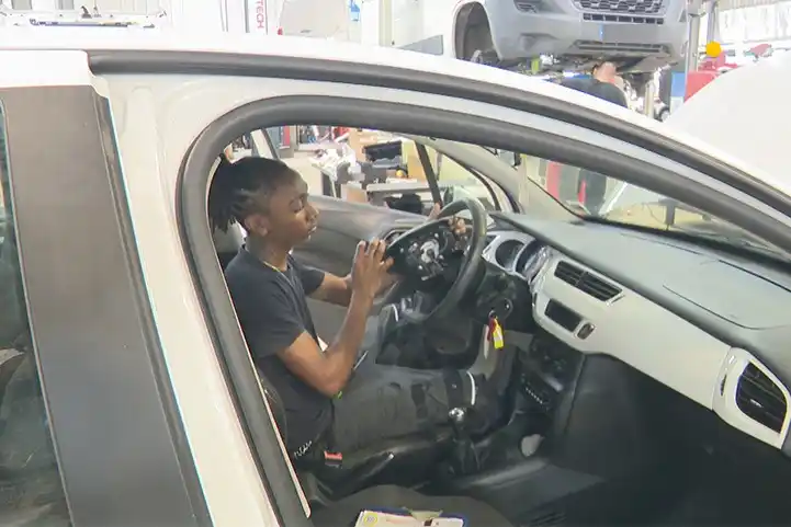 Image from Martinique La 1ère: 🚘🧰Airbags défectueux : Citroën lance un rappel massif, y compris en ...