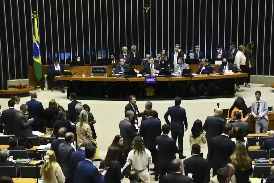 Image from EXTRA - INSS, FGTS e seus direitos: *Congresso Nacional derruba veto, e pensão para vítimas da Zika é reto...