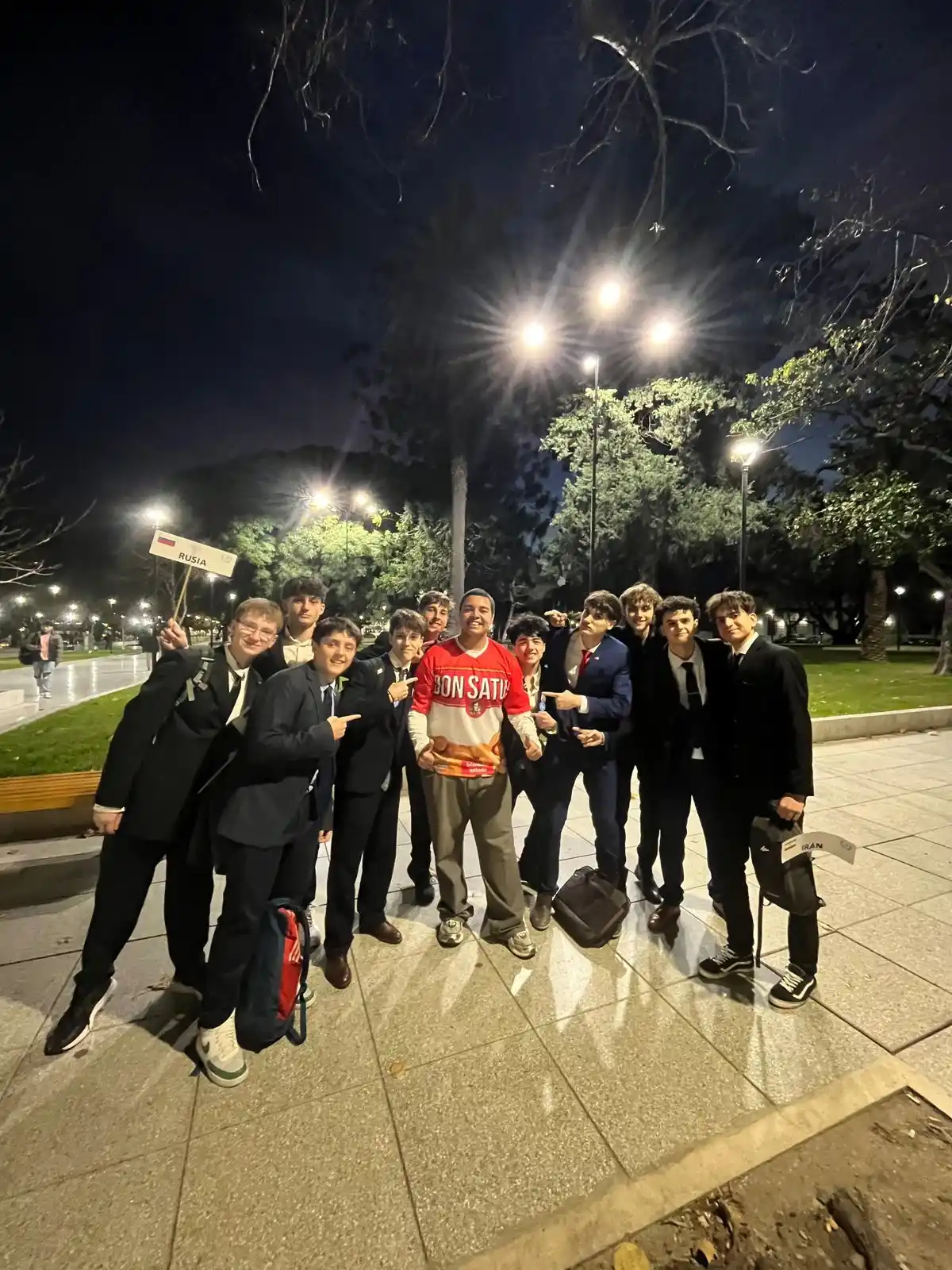Image from Bruno Sports ©: 🔴 *DELEGADOS DE LA ONU CON DON SATUR* Delgados de la ONU tuvieron l...