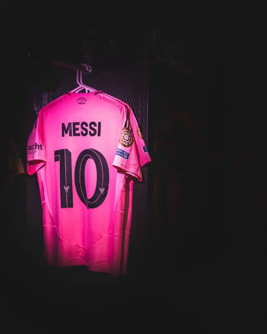 Image from FC Barcelone 🔴🔵: Le maillot de la légende Messi est prêt 😍...