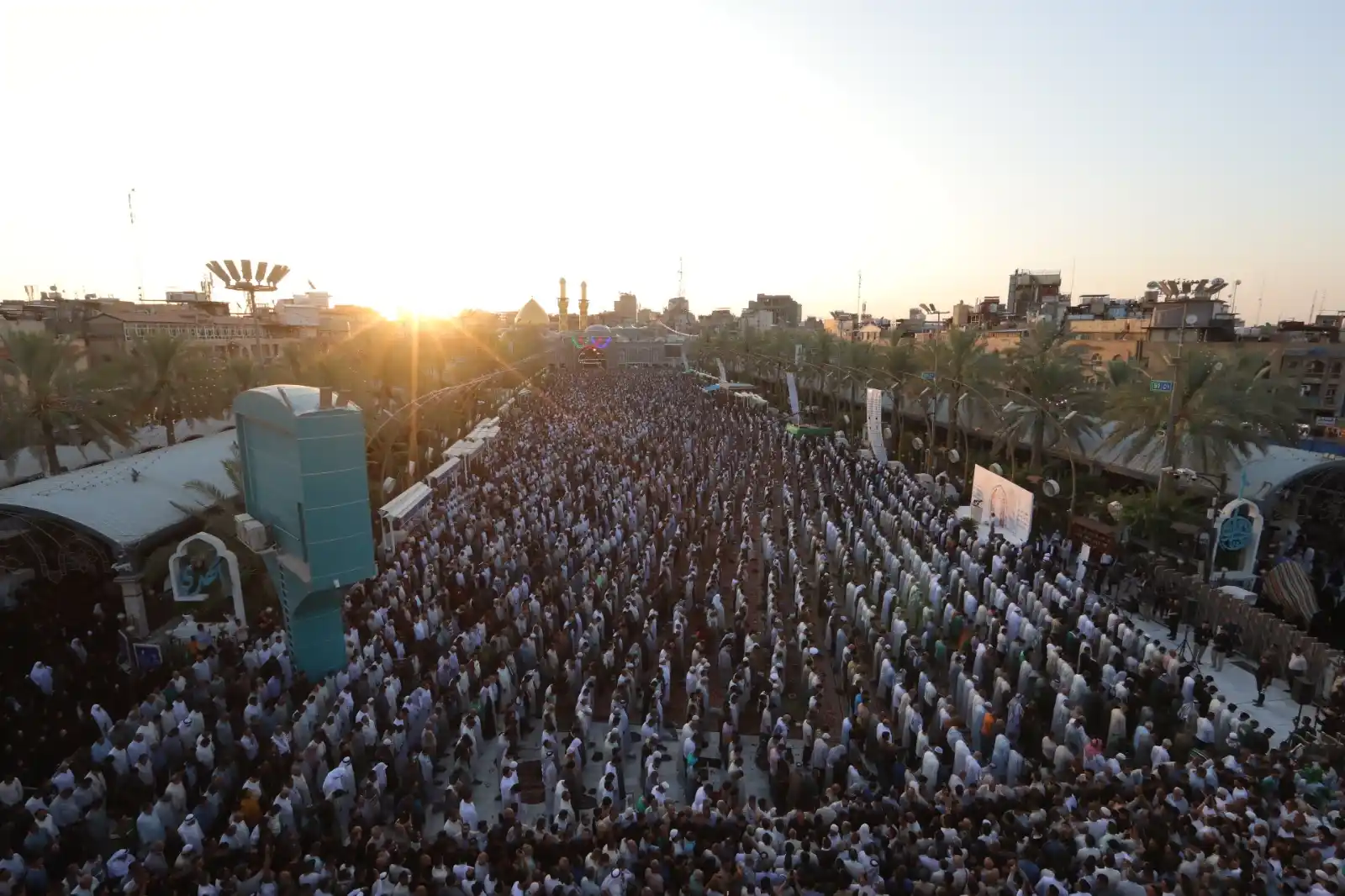 Image from العتبة الحسينية المقدسة: صلاة عيد الأضحى المبارك من منطقة ما بين الحرمين الشريفين .   <a class=...
