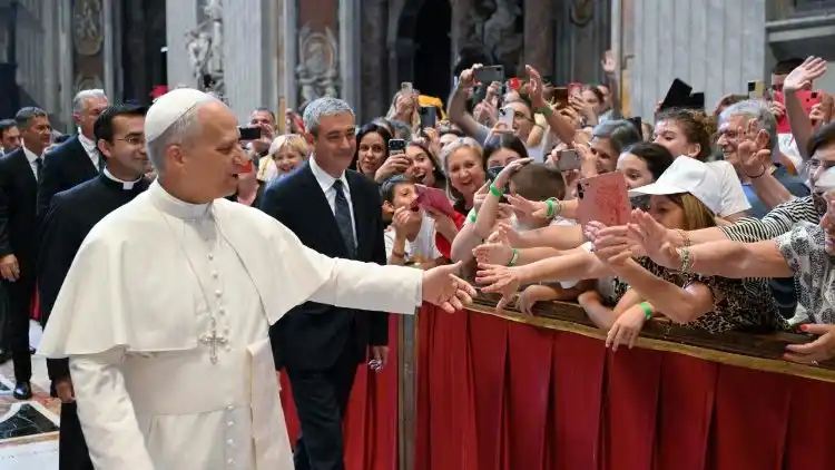 Image from VaticanNewsES: León XIV retomó esta mañana las audiencias jubilares dedicadas a los «...