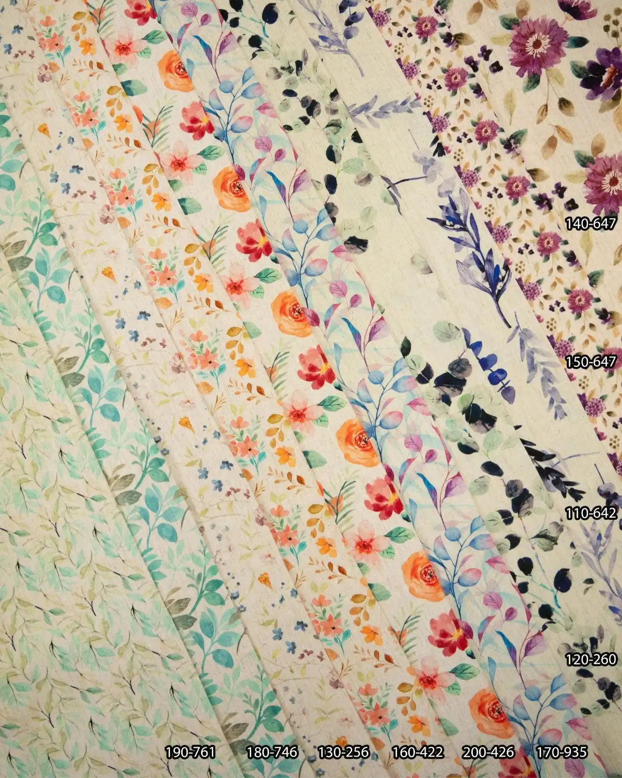 Image from Swafing Stoffe: Madeira – Traumhafte Blumendesigns auf Viskose-Leinen-Mix mit der wund...