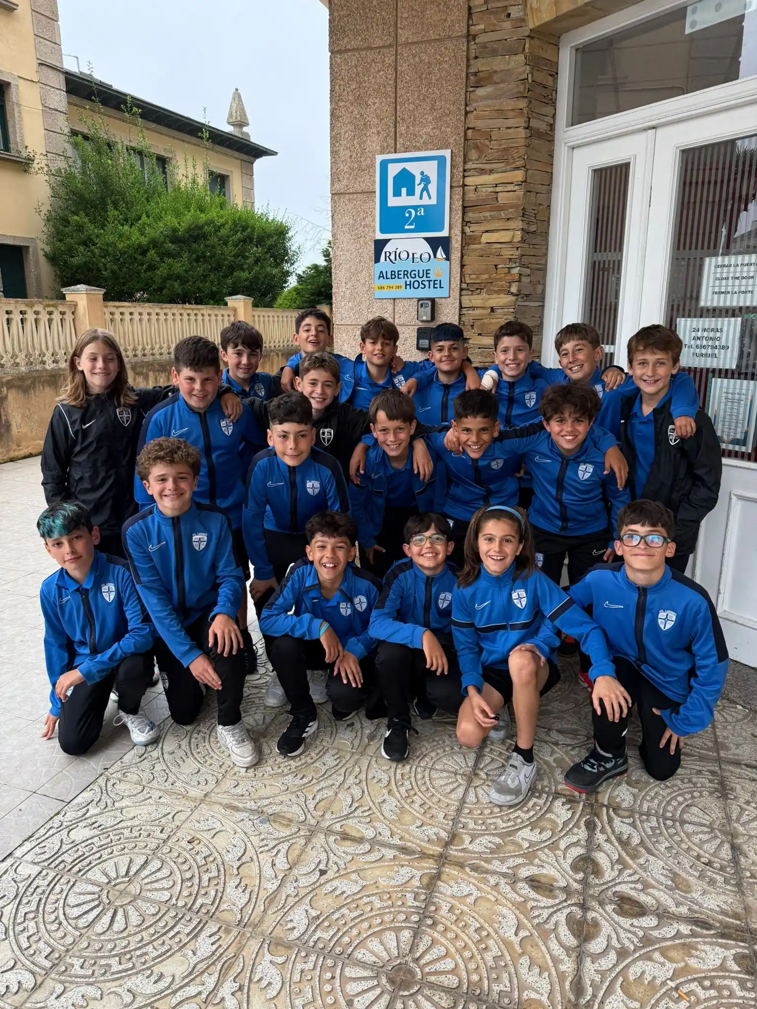 Image from Atlético de Lugones: Nuestros alevines están ya por Ribadeo dispuestos a pasar un gran fin ...