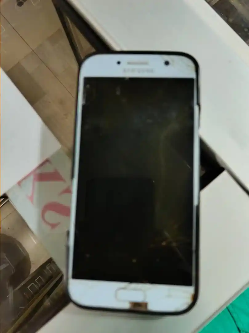 Image from Anonymous Confessions: Someone dropped this 2days ago. Inbox me fast....