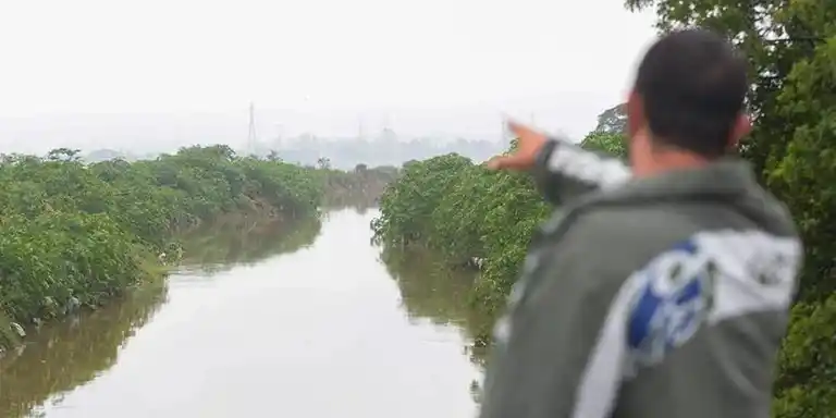 Image from Correio do Povo | Notícias: ➡️Arroio volta ao leito após inundar ruas por dois dias no bairro Umbu...