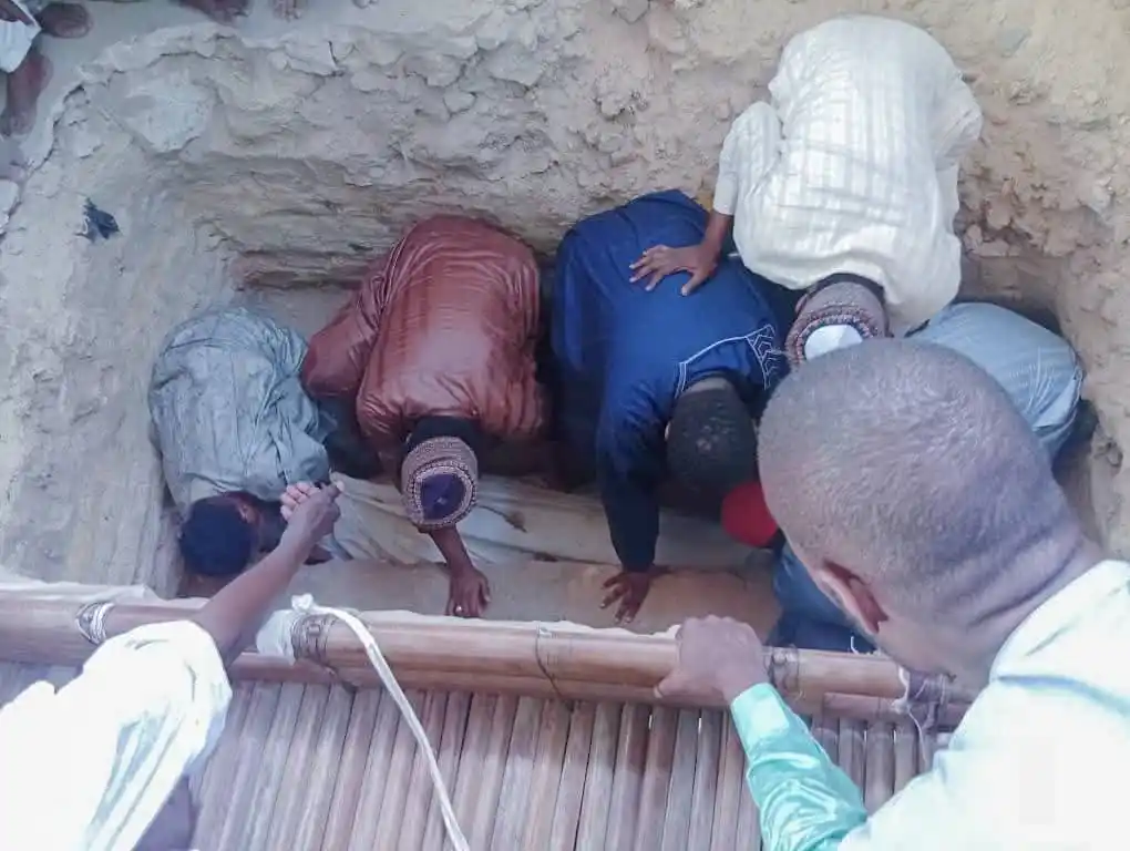 Image from TIJJANIYYA MEDIA NEWS: CIKIN HOTUNA: Yanda Aka Gudanar Da Sallah Jana'izan Sayyadi Sheriff Ja...