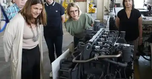 Image from El Bierzo Digital: 🚂Ciuden pone en marcha el automotor de hidrógeno verde que se probará...