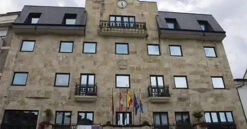 Image from El Bierzo Digital: 👉CSIF exige anular la nueva RPT del Ayuntamiento de Bembibre por irre...