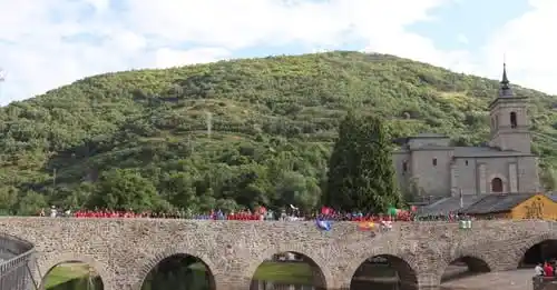 Image from El Bierzo Digital: ⚽El I Torneo Internacional LPS SCN Academy Cup convierte Molinaseca en...