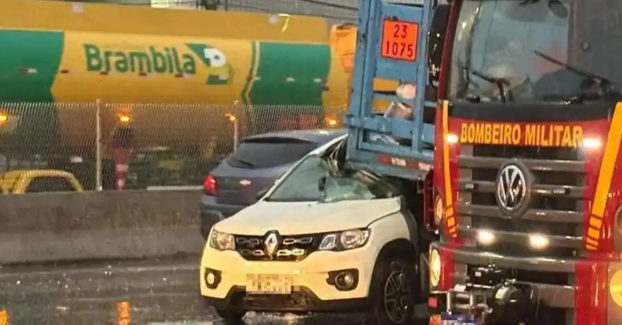 Image from Correio do Povo | Notícias: ➡️Motorista de caminhão morre em acidente com diversos veículos em Can...