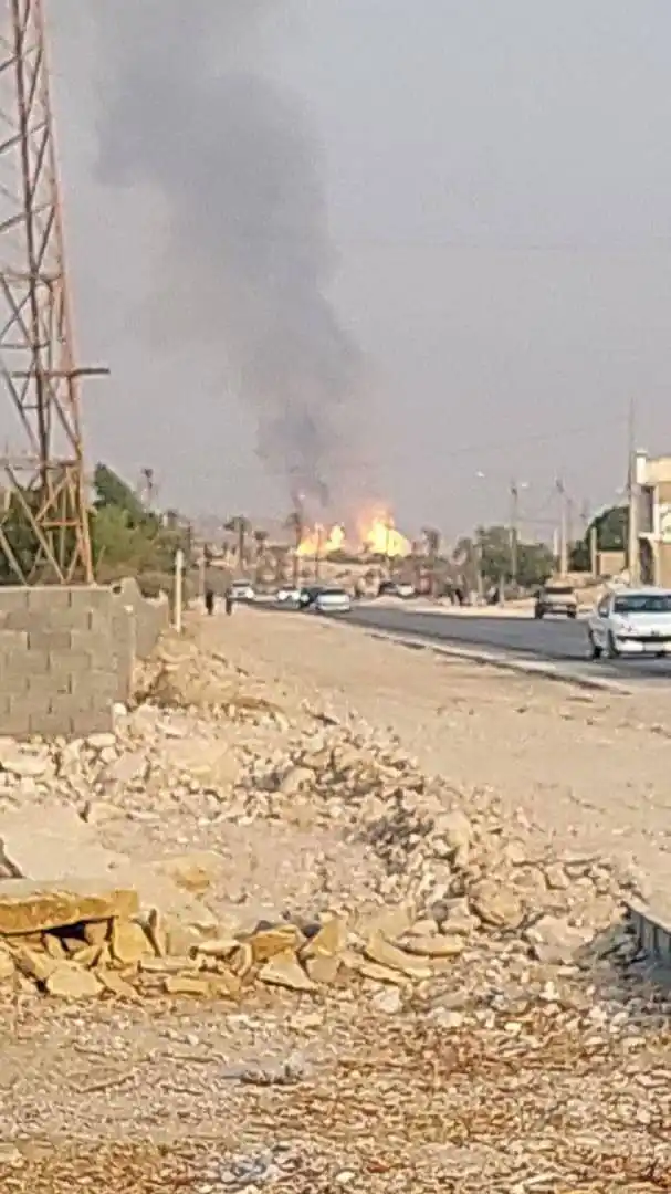 Image from خبرخوان اندیمشک: ❌رژیم صهیونیستی فاز ۱۴ پارس جنوبی را هدف گرفت  🔹لحظاتی پیش فاز ۱۴ پار...