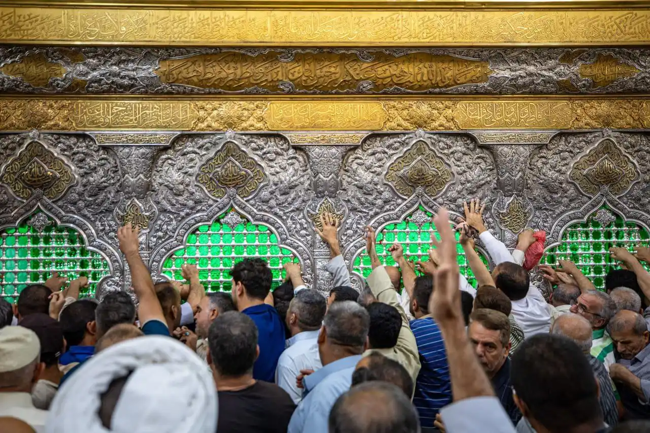 Image from کربلاء ٹوڈے/Karbala today: شب جمعہ حرم امام حسین علیہ السلام میں روحانی و معنوی ماحول۔ <a class="...