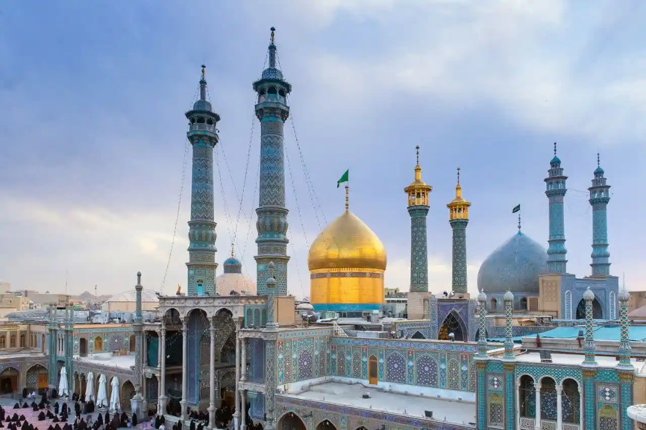 Image from Dr.Masoomi: شہر قم (ایران) سے ایک مرد نکلے گا 🌹فرمان امام کاظم علیہ السلام 🌼...