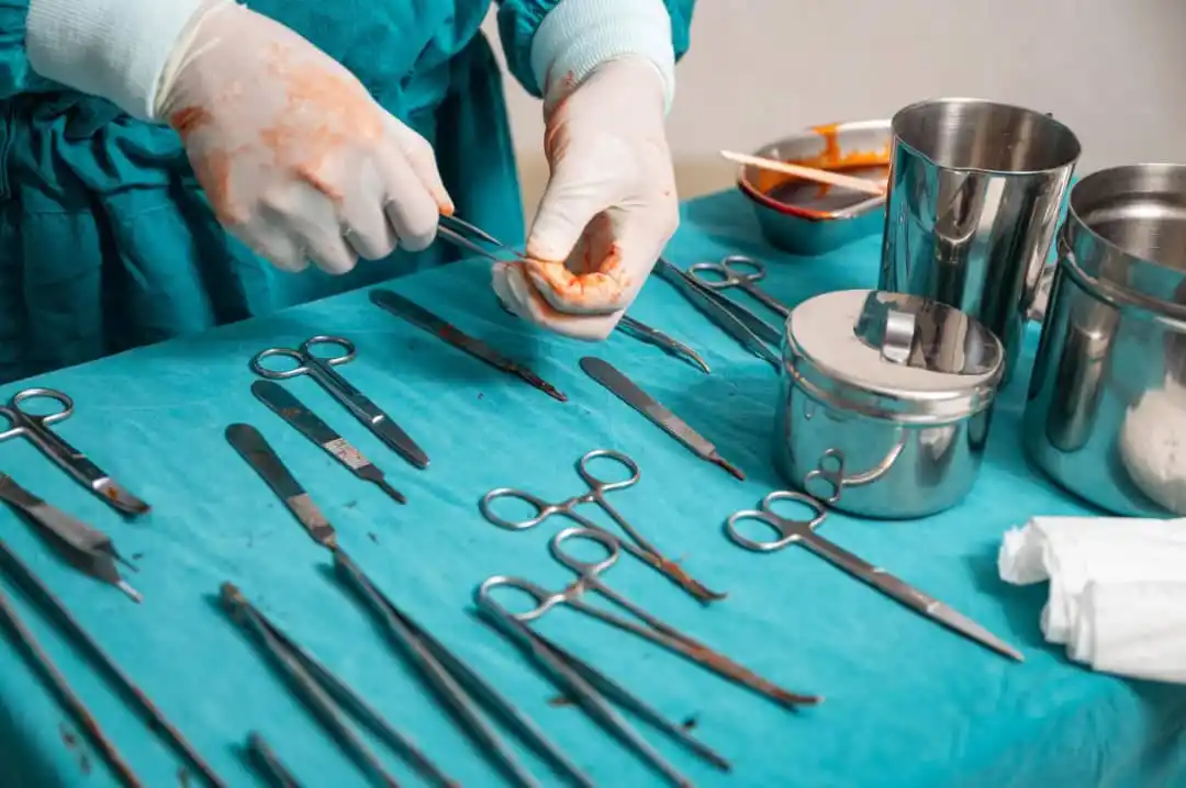 Image from IRAN HEALTH 2025: از سختگیری در واردات مواد اولیه تا عدم تامین ابزار جراحی مورد نیاز کشو...
