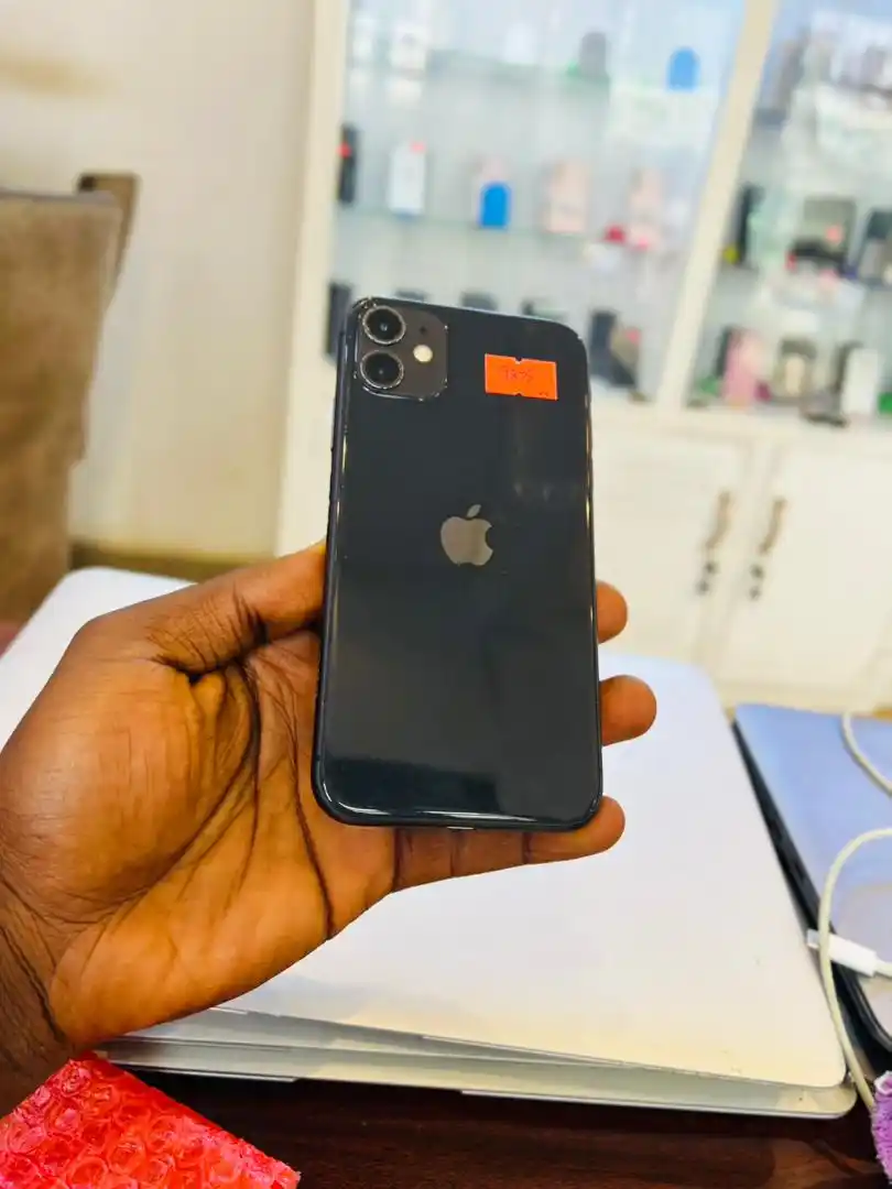Image from #GOODDEAL433: *🚨CHANGED BATTERY iPhone 11 With 64GB & 98% BH…125K NN…Wuna Rush'm🙌�...