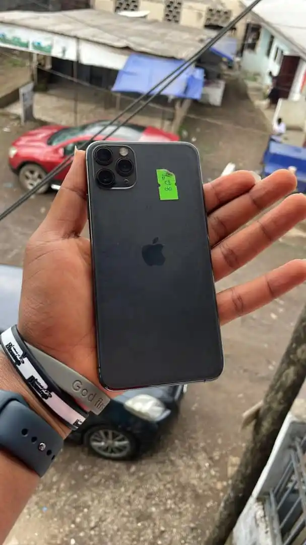 Image from #GOODDEAL433: *🚨iCloud BATTERY iPhone 11PM With 64GB & 82% BH…140K NN…ASAP~DEAL🤝*...
