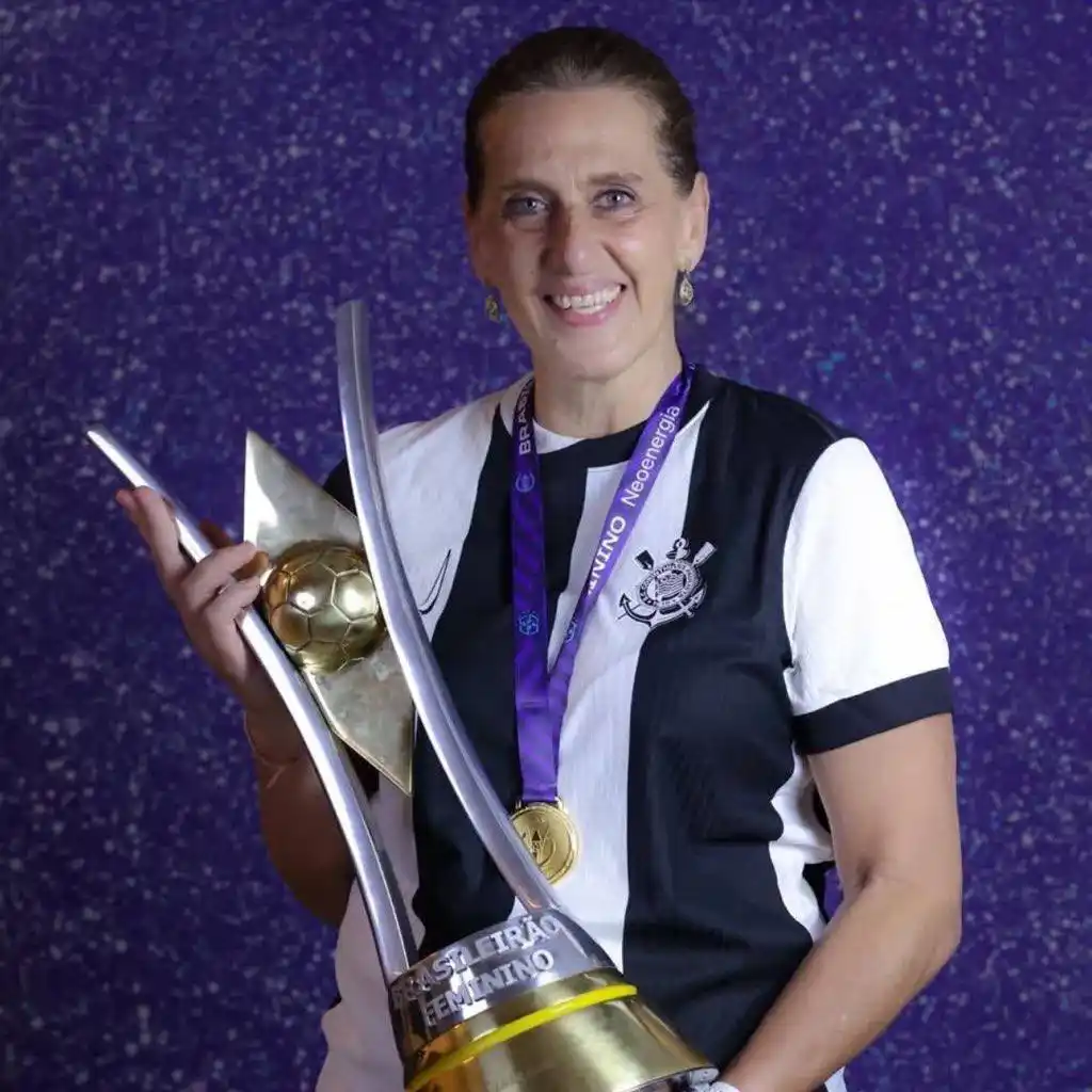 Image from Corinthimão 3.0 🦅: Iris Sesso, diretora de futebol feminino do Corinthians, afirmou que o...