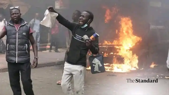 Image from Kalewa News ( En Français)🌏: Afrique 🌍 : 🇰🇪 Kenya: De violentes émeutes ont éclaté à Nairobi ap...