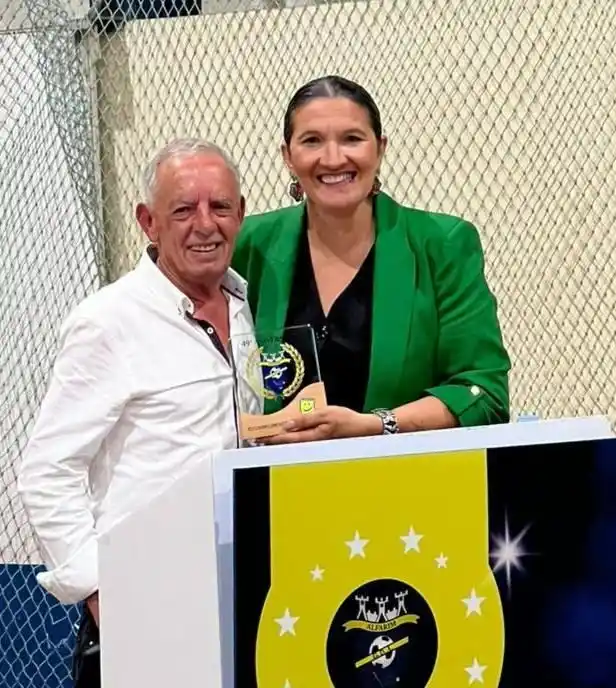 JF CASTELO _  Sesimbra post