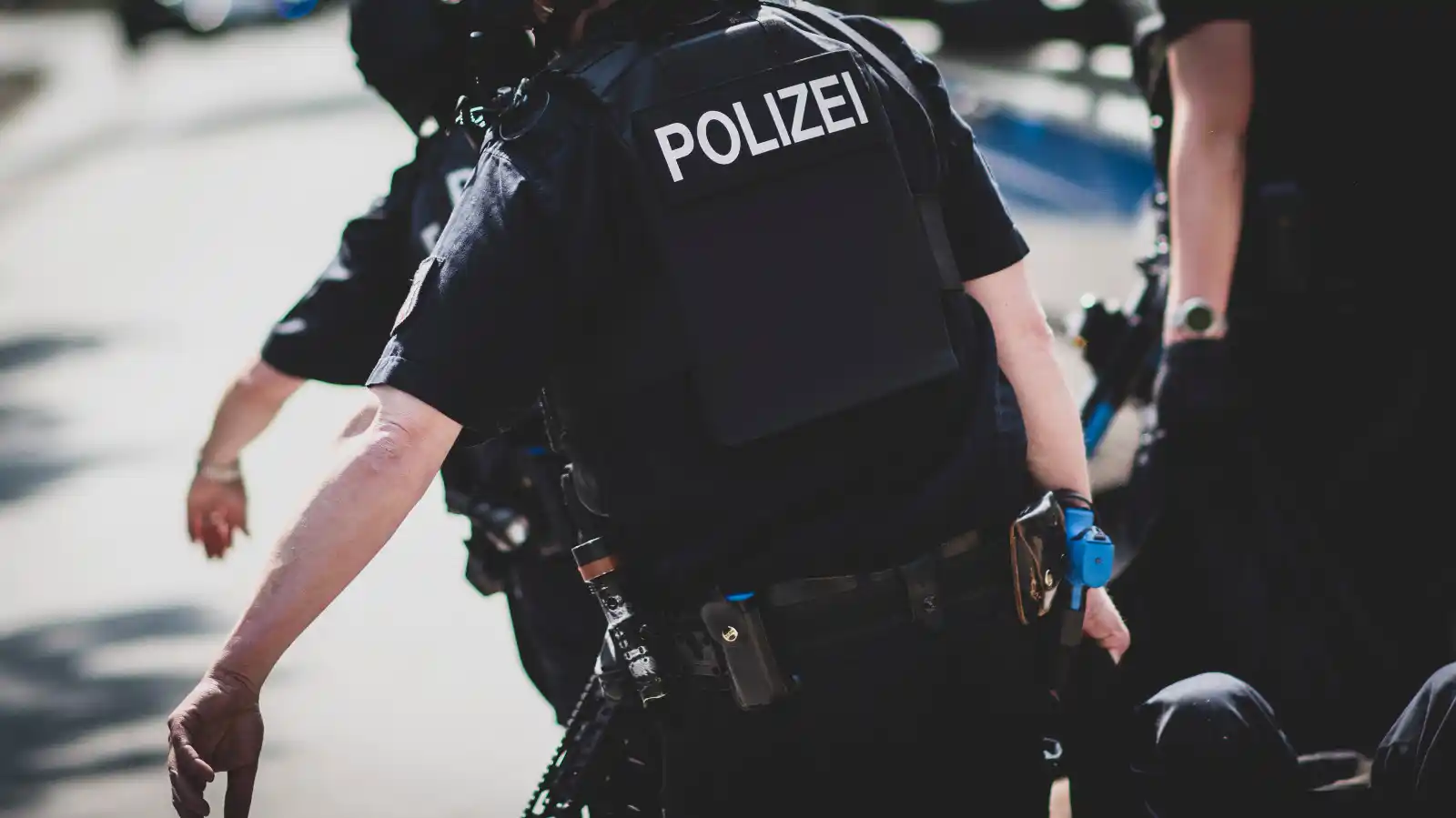 Image from Polizei Schleswig-Holstein : *Polizeimeldungen des Tages* ➡️ Morgen führt die Bereitschaftspolizei...