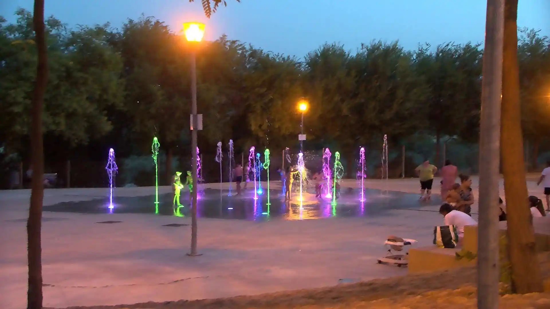 Image from Ayuntamiento de Paradas (Sevilla): 💠 APERTURA DE LA FUENTE TRANSITABLE DEL PARQUE DE LOS PUEBLOS  💦 A p...