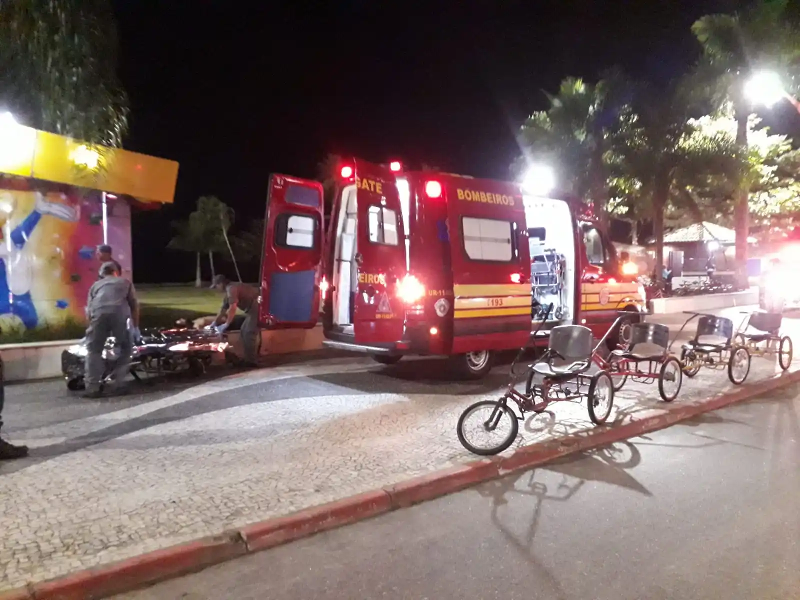 Image from Repórter Online Litoral: HOMEM É BALEADO APÓS BRIGA NA AVENIDA DA PRAIA EM CARAGUATATUBA Segund...