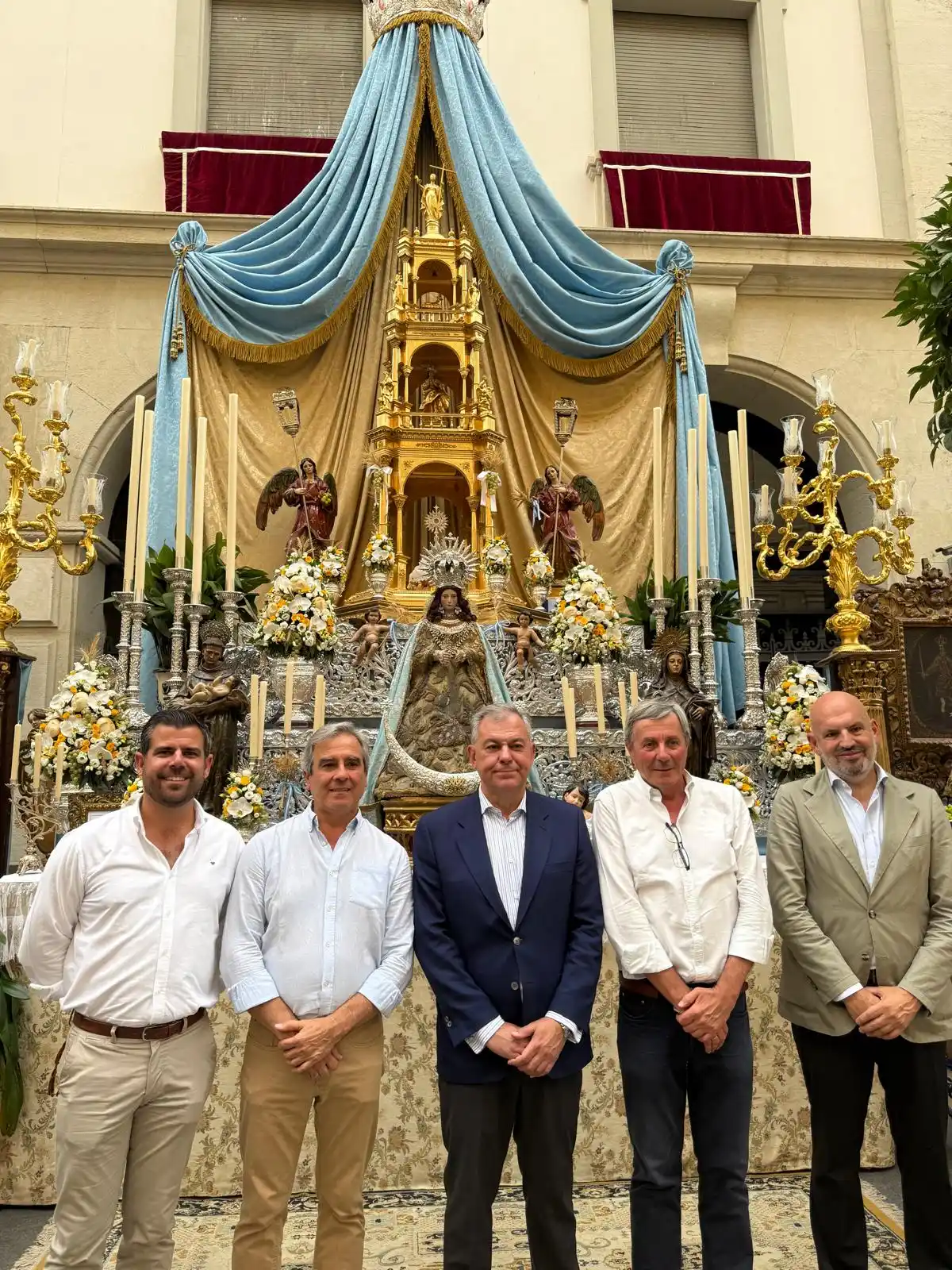 Image from Hermandad de la Calle Real: 🔵 Jose Luis Sanz, Alcalde de la cuidad de Sevilla y Manuel Alés, Dele...