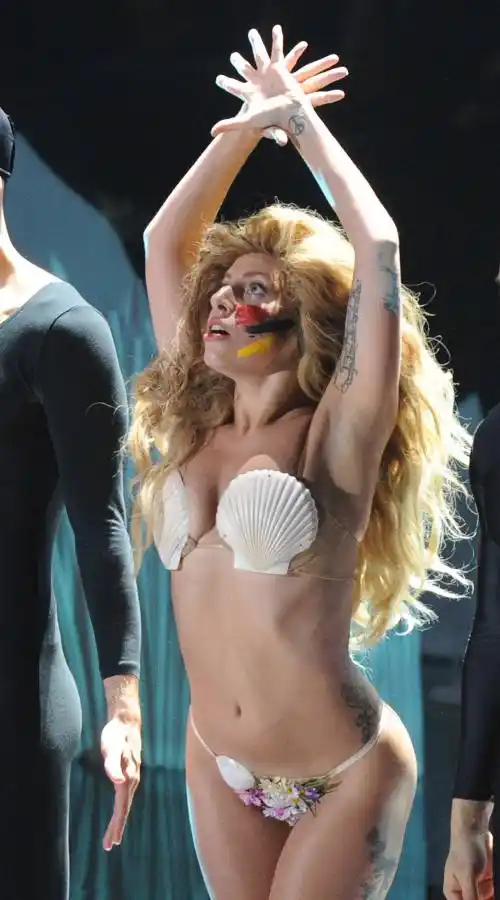Image from Lady Gaga A Go Go: La MTV podría estar en planes de cambiar la fecha de los VMAs de este ...