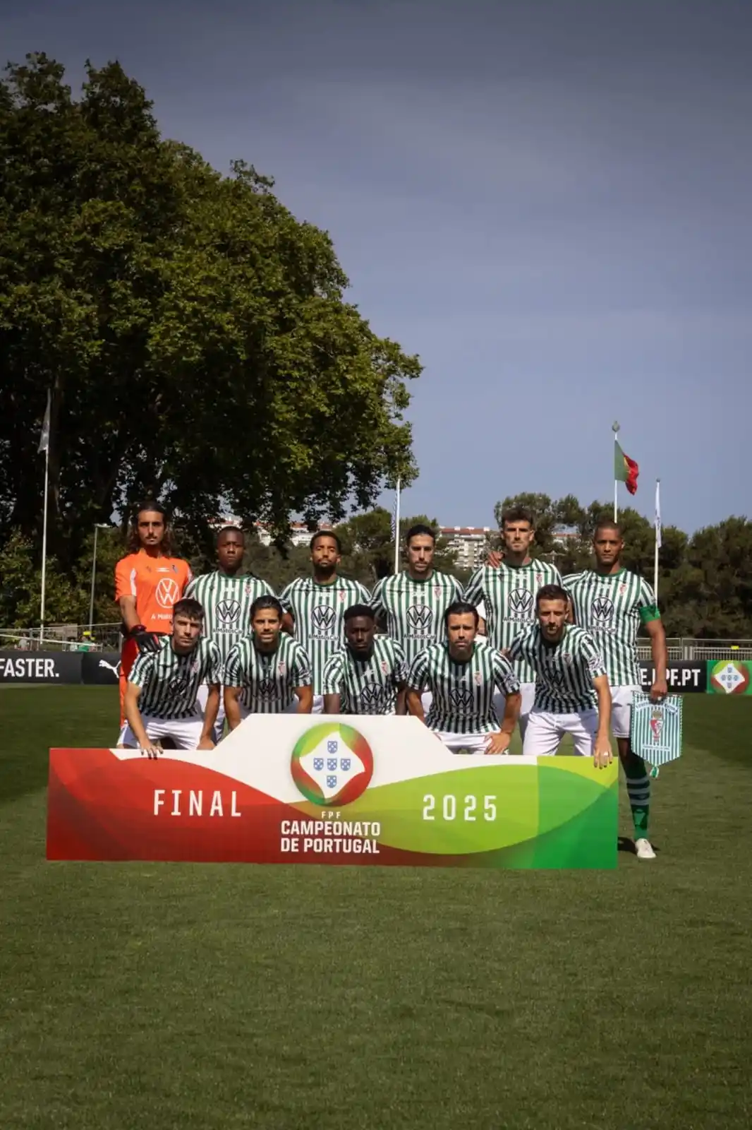 Image from a defesa: O Lusitano Ginásio Clube de Évora é o campeão do Campeonato de Portuga...