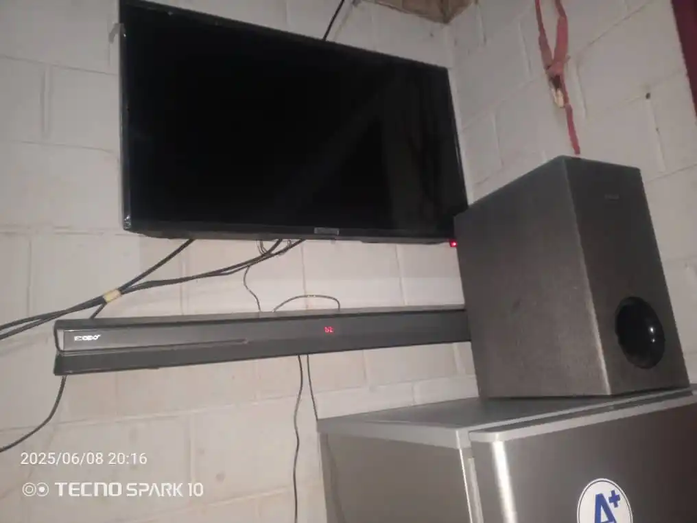 Image from BULAWAYO JOB UPDATES: *BULAWAYO PRELOVED*‼️  4 Plate stove $45 KIC fridge $110 Aux amplifier...