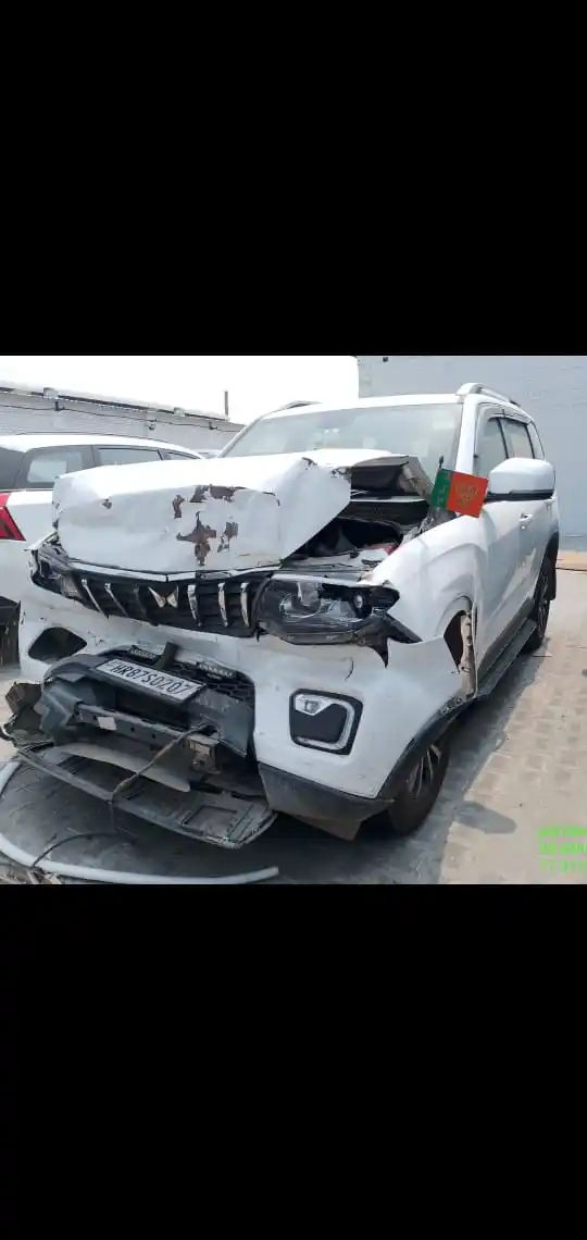 Image from SALVAGE CAR AUCTION INDIA : "Details :With paper, Insured will provide New Reg. no HR 87 XX 0000 R...