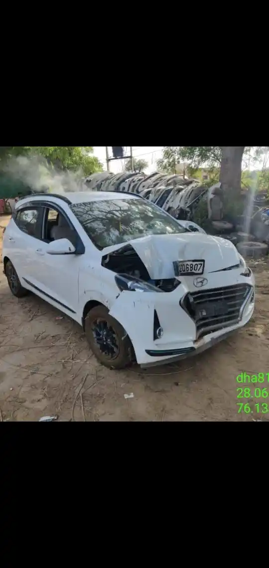Image from SALVAGE CAR AUCTION INDIA : "Details :With paper, please see the physically check and bid accordin...