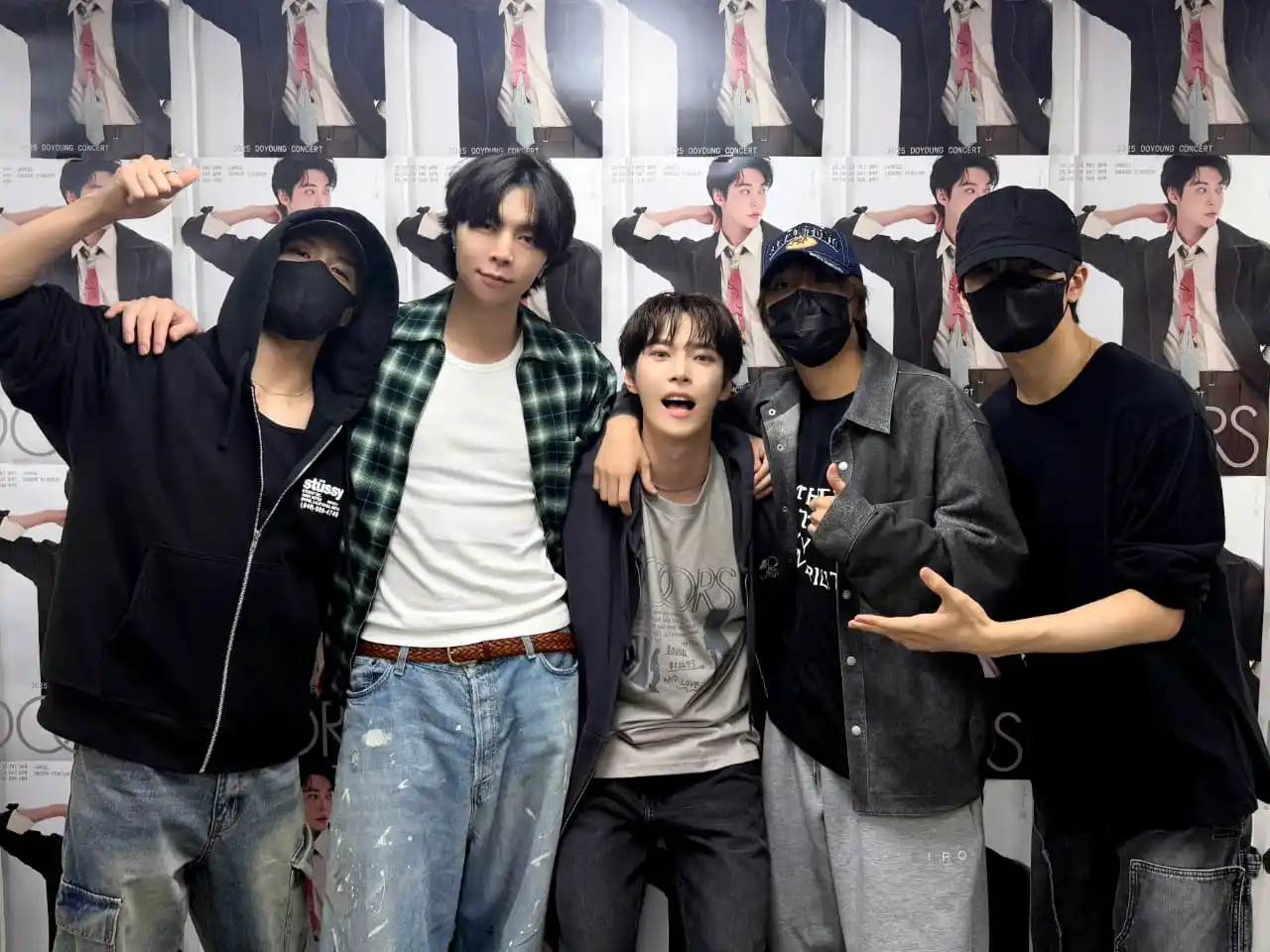 Image from 𝐋𝐄𝐄 𝐇𝐀𝐄𝐂𝐇𝐀𝐍 𝐍𝐂𝐓 𝐀𝐑𝐂𝐇𝐈𝐕𝐄𝐒🐻: 2025 DOYOUNG CONCERT [ Doors ] with <a class="text-blue-500 hover:unde...