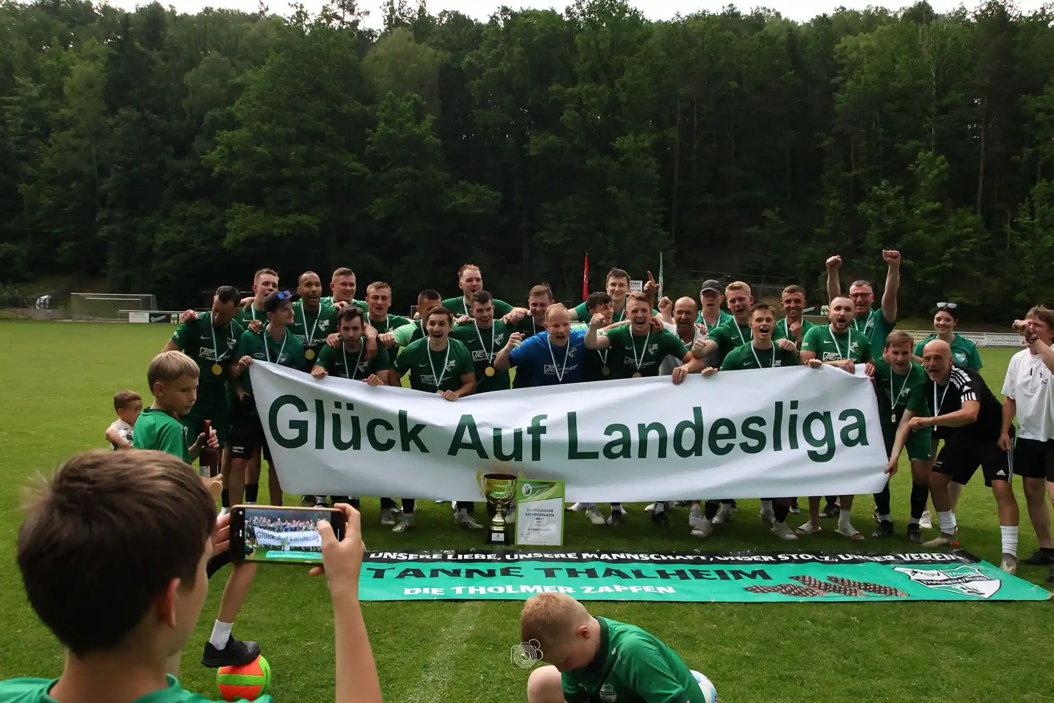 Image from SV Tanne Thalheim Abtl. Fußball 🌲🌲🌲: *Glück Auf Landesliga!* 🏆💚🤍  Der Spielbericht zum Aufstieg ist nun ...