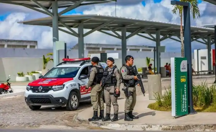 Image from Jornal Extra Alagoas: *PM mobiliza mais de 4 mil policiais para a segurança dos festejos jun...